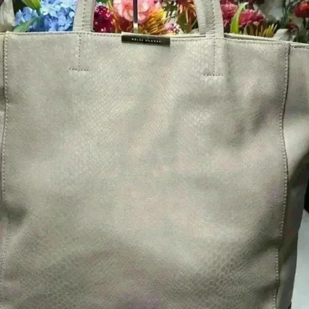 🔥🔥 Large leather & embossed suede tote Kelsi Dagger NWT!  Neutral Shoulder Bag